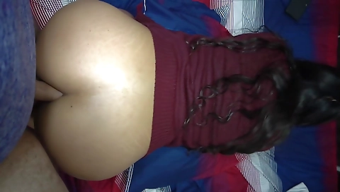 Desu se baña y se quita su pelo para hacerlo a su mente