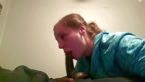 Blonde amateur video game shows her cumming on the couch