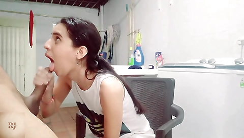 Latina with tattooed pussy gets her pussy deepthanked