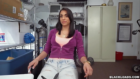 Brunette with a big ass gets fucked in a deepthroat pov