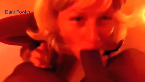 A mature blonde babe with a big ass and tits gets fucked