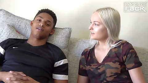 Tattooed blonde teen is giving a blowjob in the bath